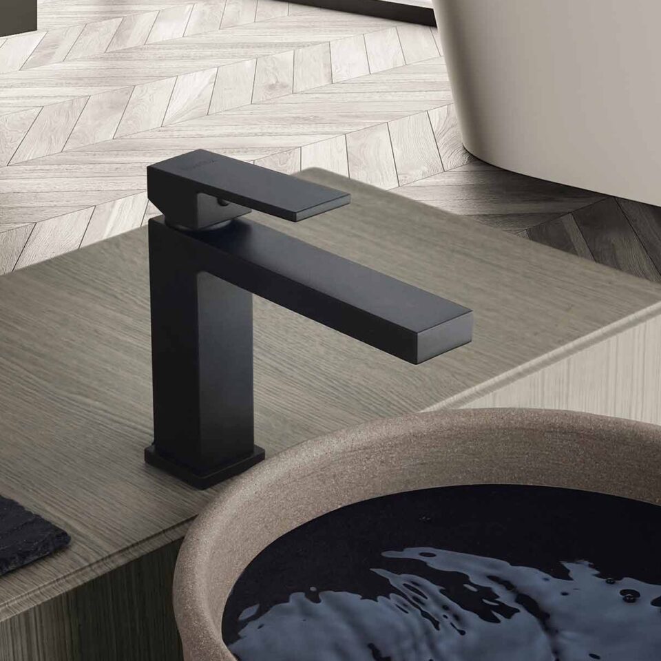 Μπαταρία Νιπτήρα Milan Μαύρο Ματ